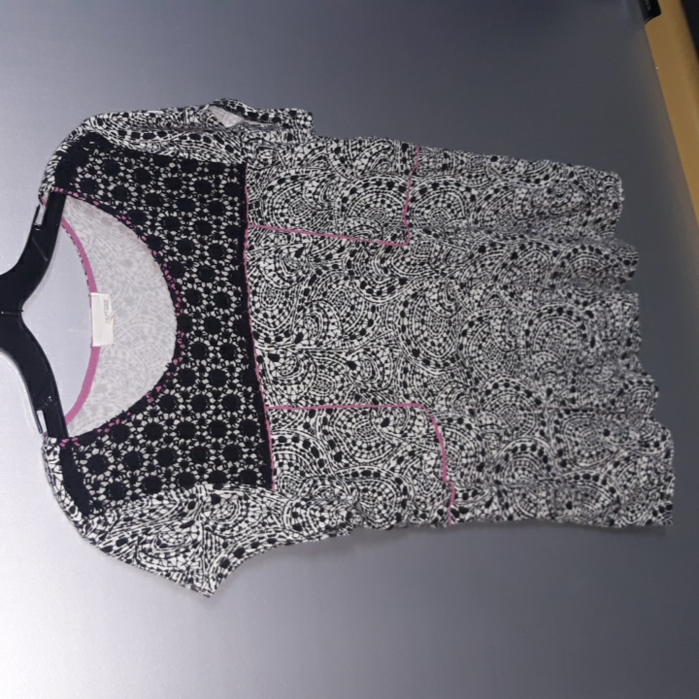 Dept 222 Size M (SKU 619)
